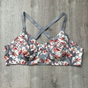 Knix Revolution v-neck bra size 5